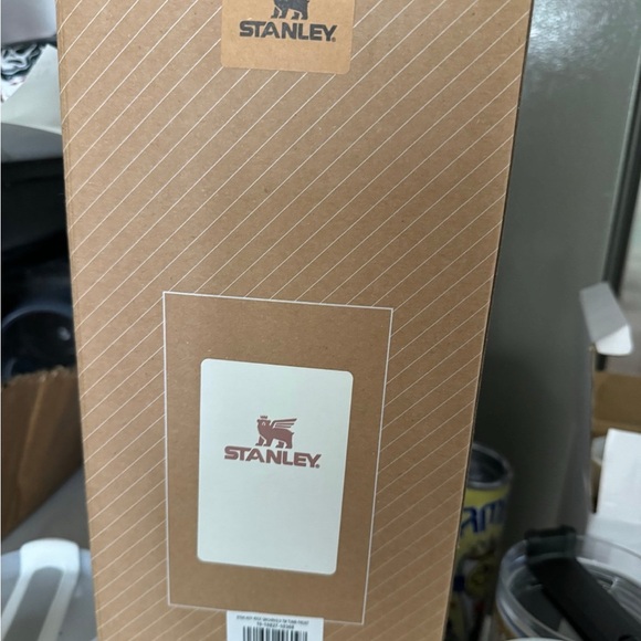 Stanley White Snoopy Tumbler with Handle - Picture 12 of 12